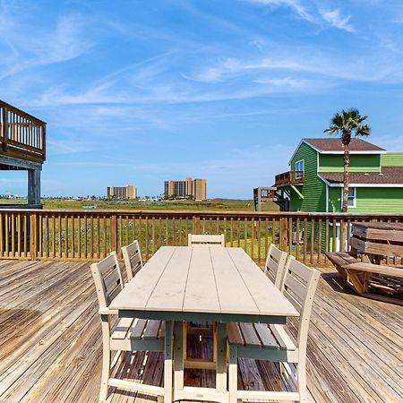 Lost Colony IV Port Aransas Bilik gambar