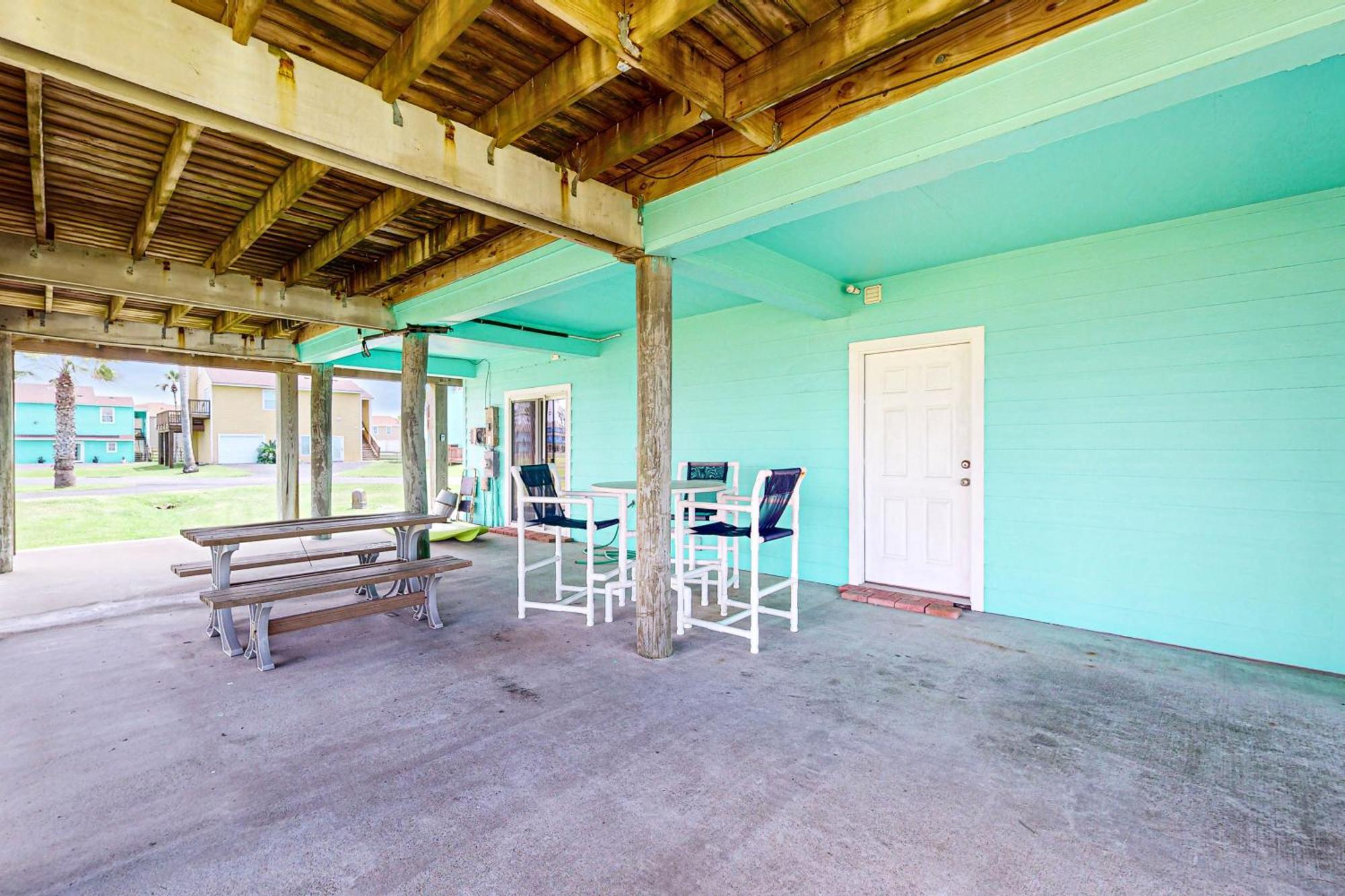 Lost Colony IV Port Aransas Bilik gambar